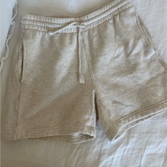 Aritzia Shorts - Picture 6 of 7